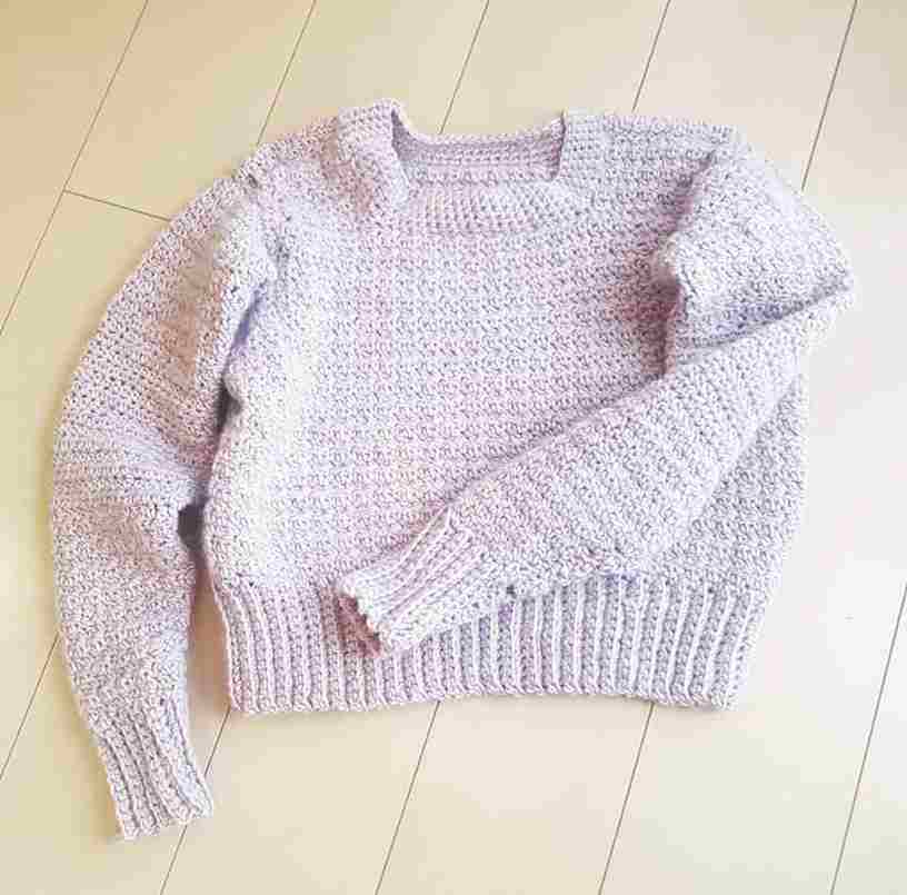 初めてのプルオーバー。洗ってすまって縮んだ……。あとやはりウェアは棒針でやりたいと思った。