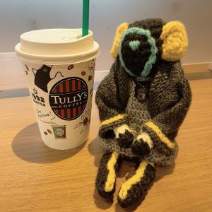 友人のオリジナルキャラクターを許可を得て立体化したあみぐるみです。