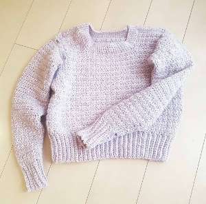 初めてのプルオーバー。洗ってすまって縮んだ……。あとやはりウェアは棒針でやりたいと思った。