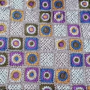 ベイビーブランケット。友人への出産祝い。正直よれまくっていて、かなり失敗作。申し訳ない気持ち。