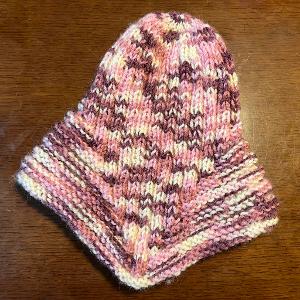 初めて棒針編みで編んだ帽子です。
